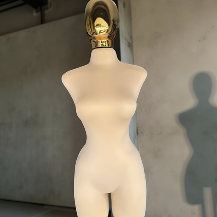 Maniquie tipo importación cabeza y base incluidas