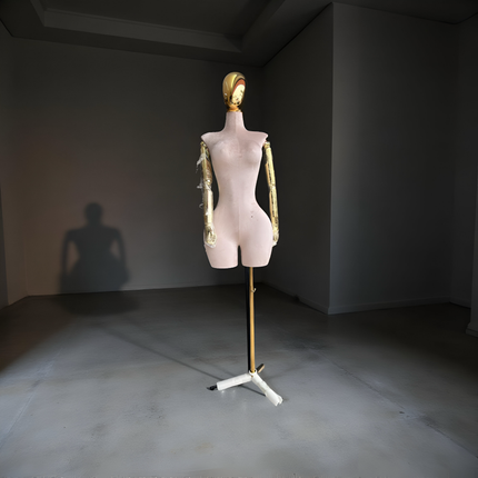 Maniquí articulado con cabeza y base cromada beige