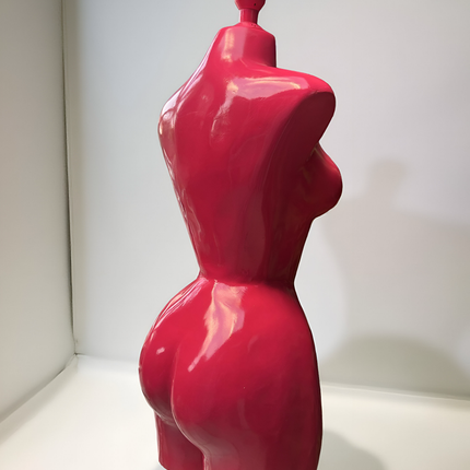 Maniquí buchón de fibra de vidrio tono Fiusha con base y pico Fiusha